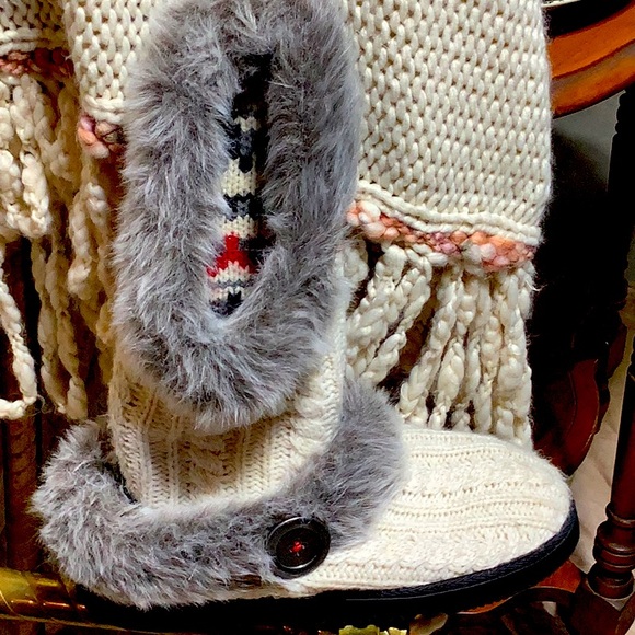 Slippers, Cabernet brand, nearly new, very cozy - Picture 1 of 4